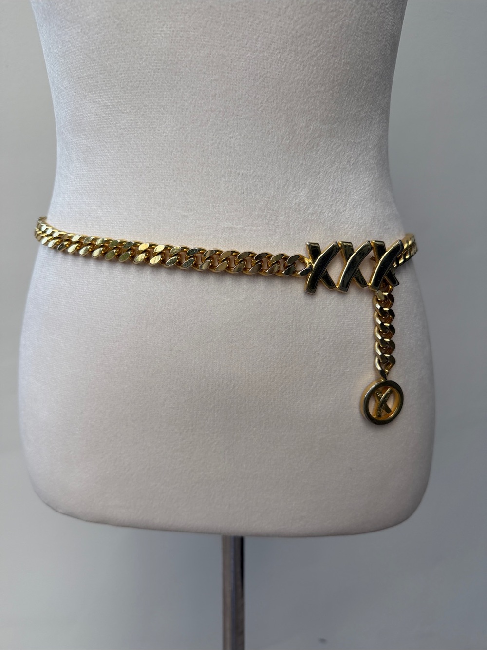 PALOMA PICASSO Vintage 1980’s Kisses XXX Gold-Tone Chain Belt Adjustable Small